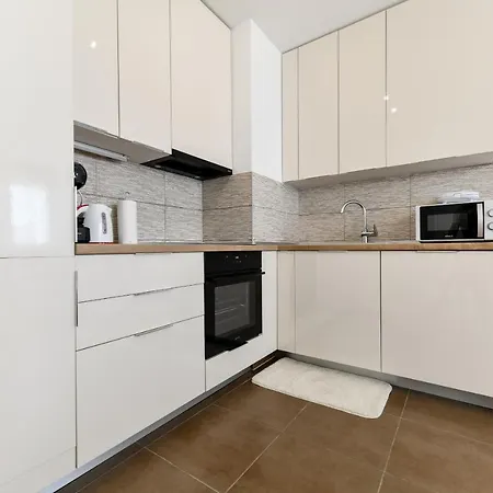 Modern For 2025' Vacation In Apartment *