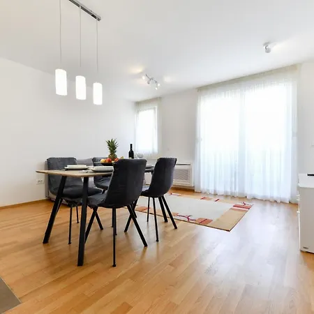 Apartament Modern For 2025' Vacation In *