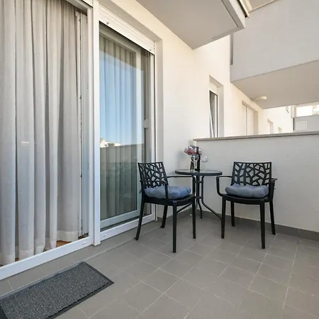 Modern For 2025' Vacation In Apartment Zadar